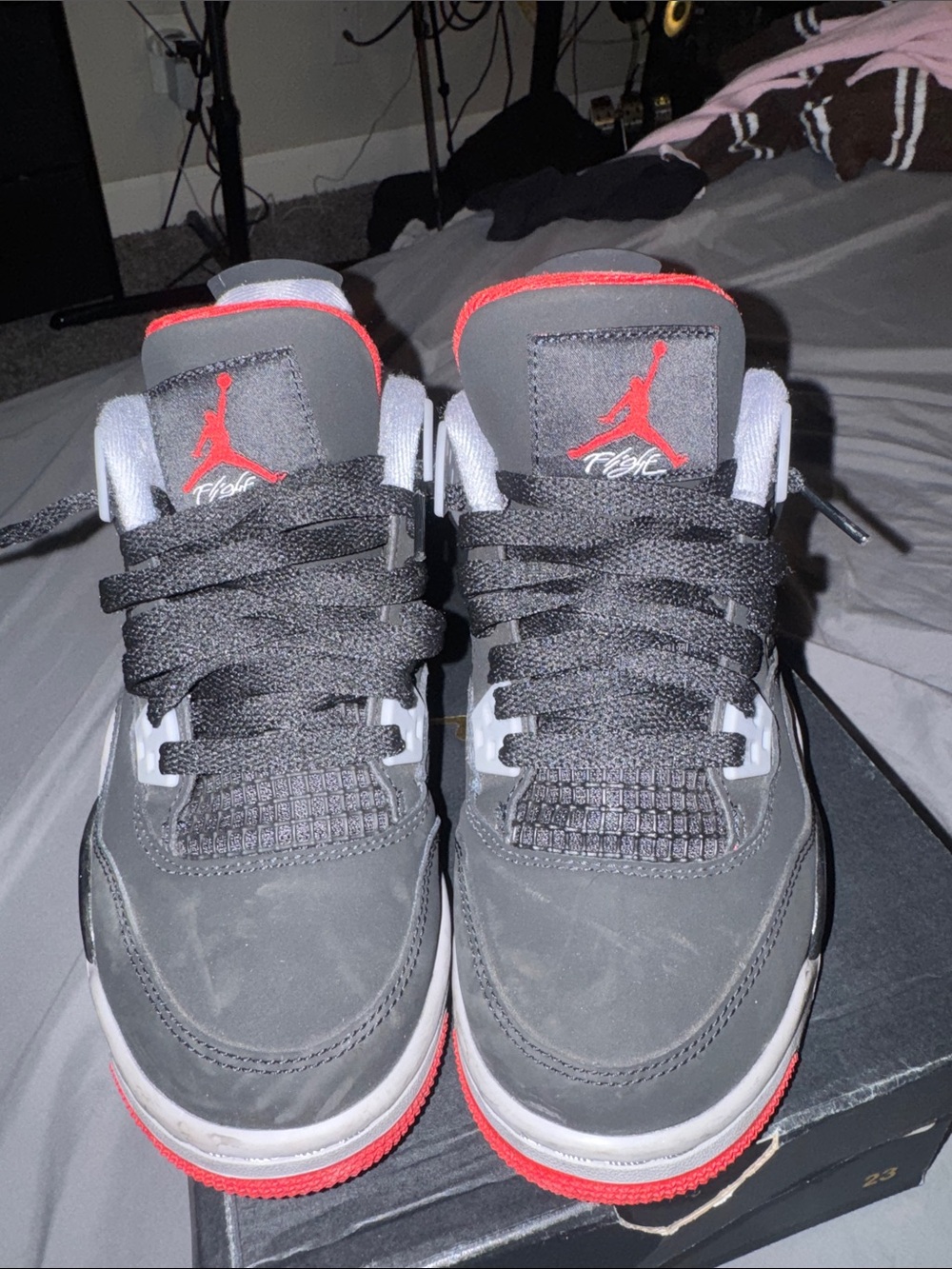 Bred 4s kids retro Jordan’s